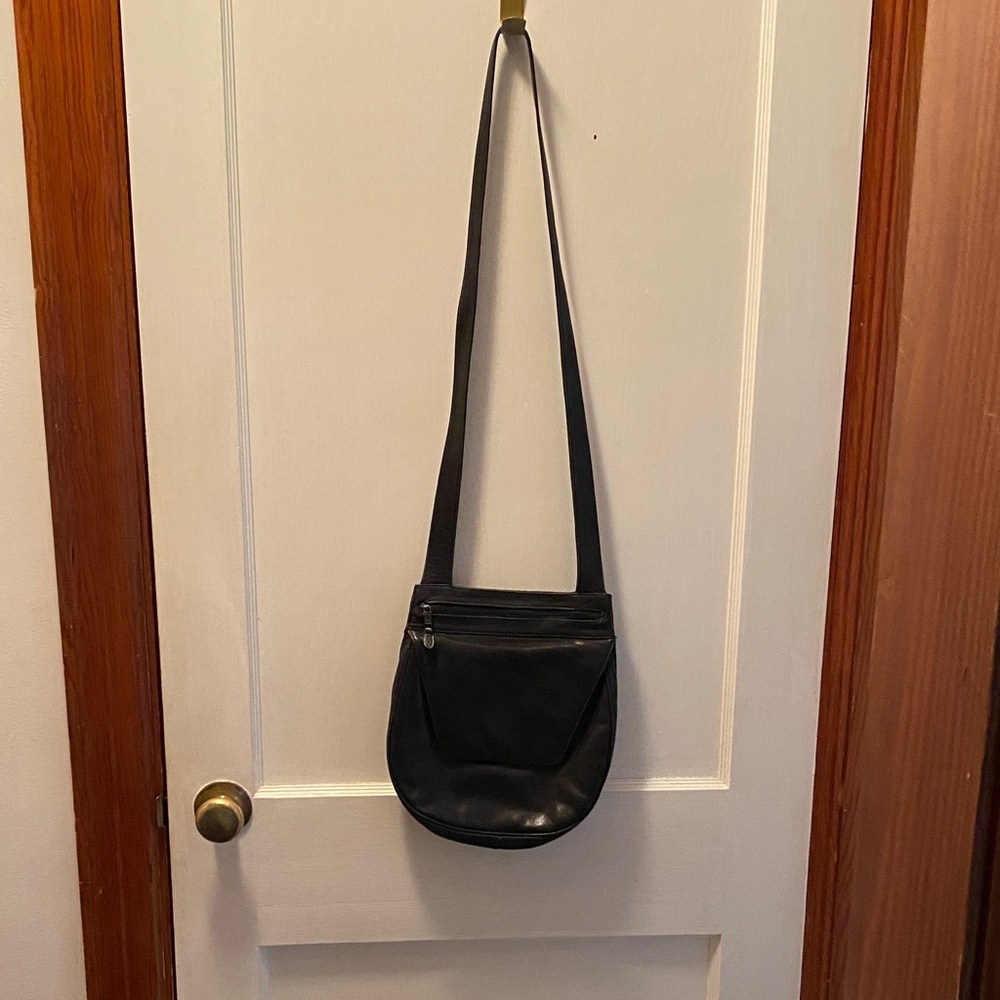Black Leather crossbody Bag - Picture 2 of 6
